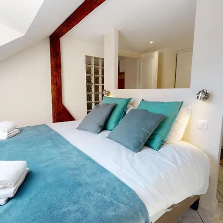 L Apart 155m2 City Center 2br 2bth Up To 8 Guests